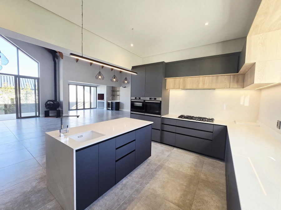 4 Bedroom Property for Sale in Kingswood Golf Estate Western Cape